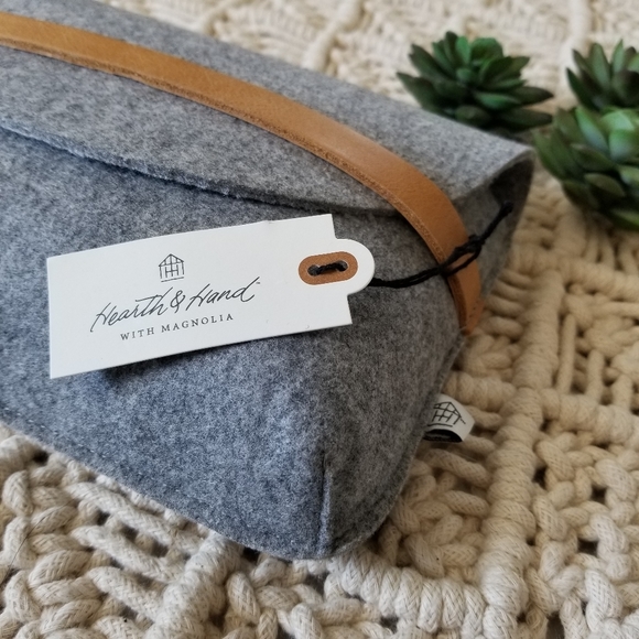 Felt and Leather Clutch Hearth and Hand Magnolia - Picture 2 of 8